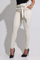 Calça Jeans Modeladora Curva dos Sonhos Creme - REF58